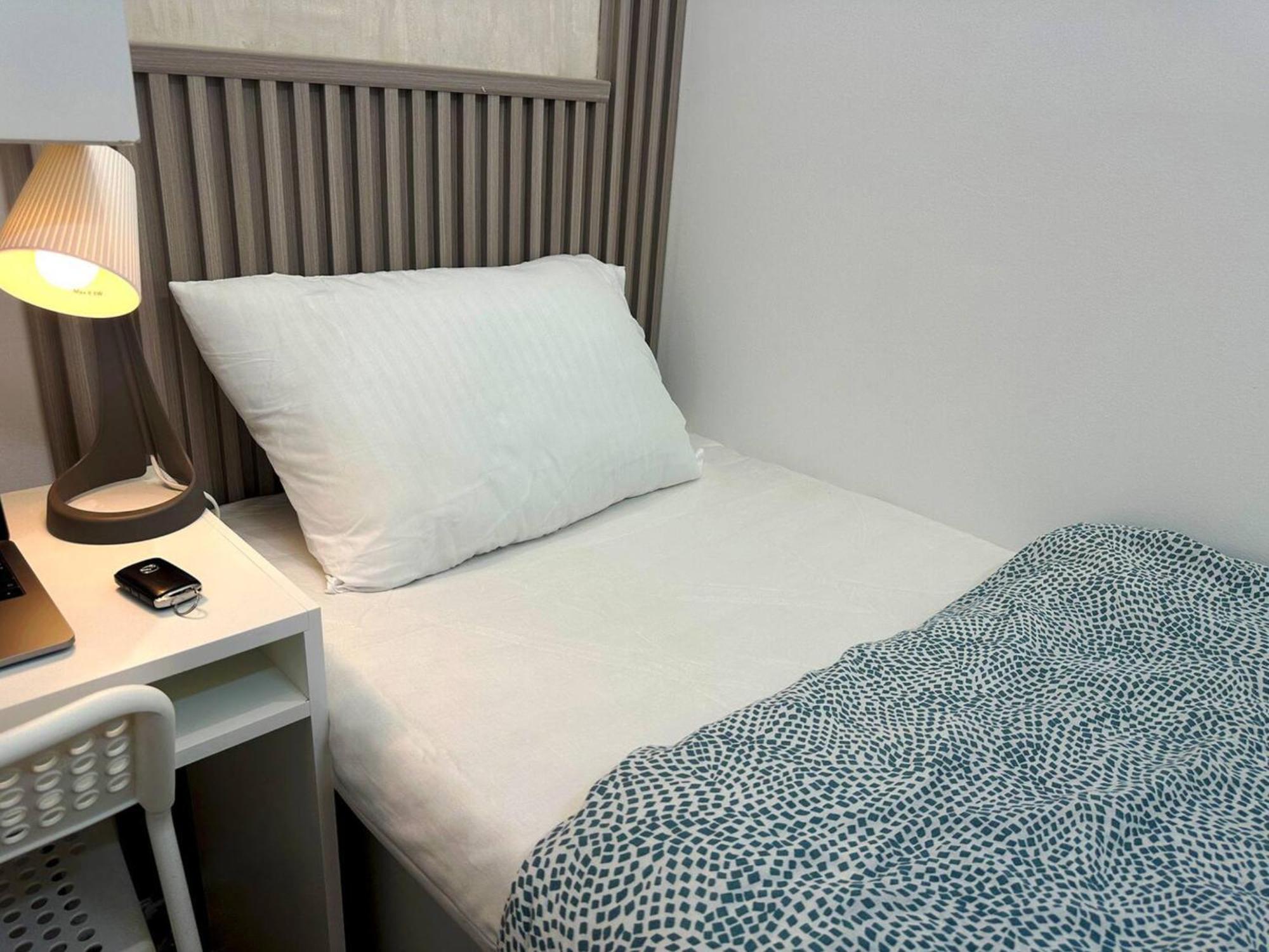 Accommodatie bij particulieren Cozy Partition For Travelers In Tecom Dubai